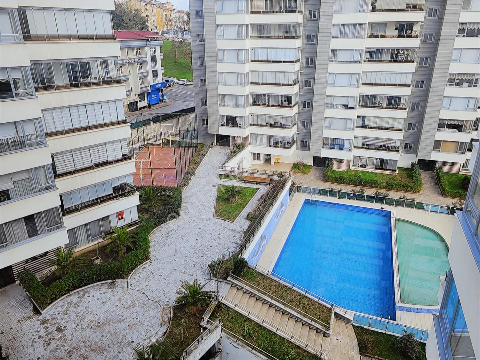 Liva Park Sitesi Havuz Manzaralı Katta Tek Satılık 4+1 Daire - Görsel 16