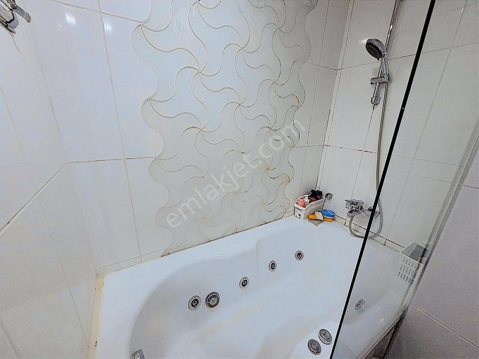 Liva Park Sitesi Havuz Manzaralı Katta Tek Satılık 4+1 Daire - Görsel 35