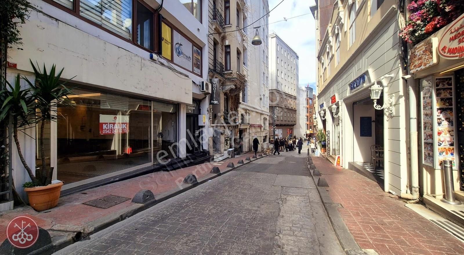 İstiklal Caddesi'ne 3.binada Tek Katta 400 M2 Kiralık Mağaza - Görsel 6