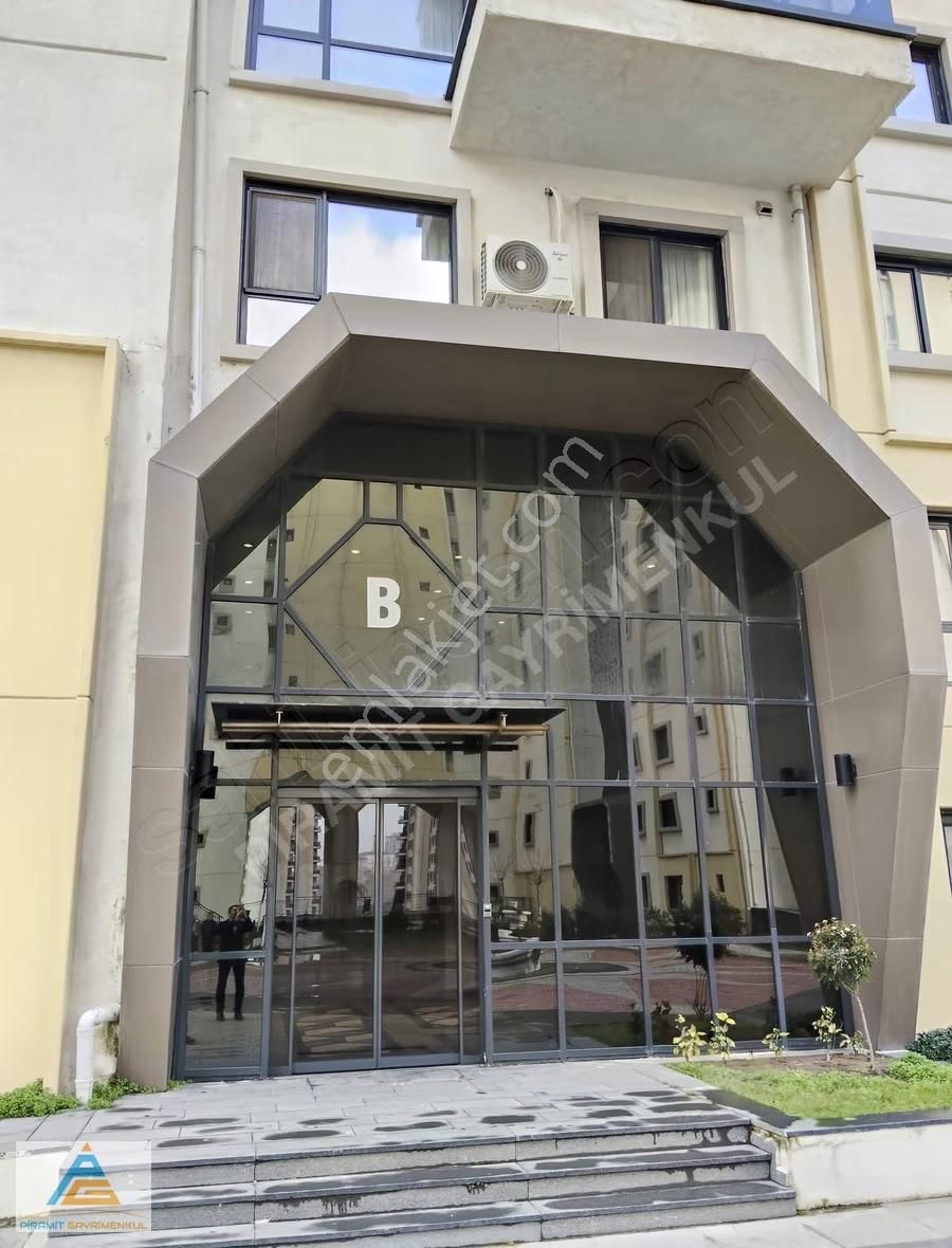 Ispartakule Emlakkonut Evleri Eşyalı 3+1 Kiralık Daire