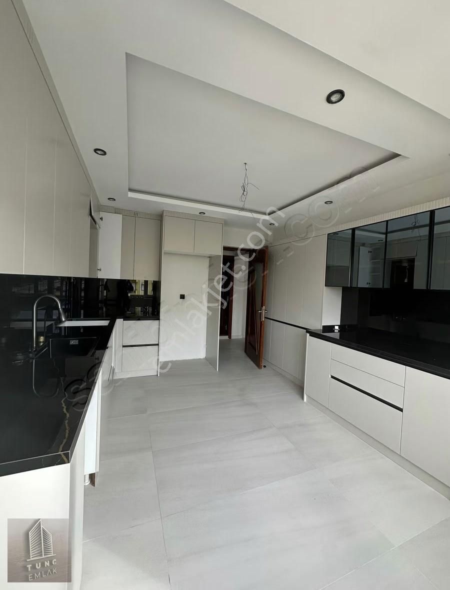 Ulus Caddesinde 180m2 Lüks Sıfır Kiralık Daire - Görsel 2