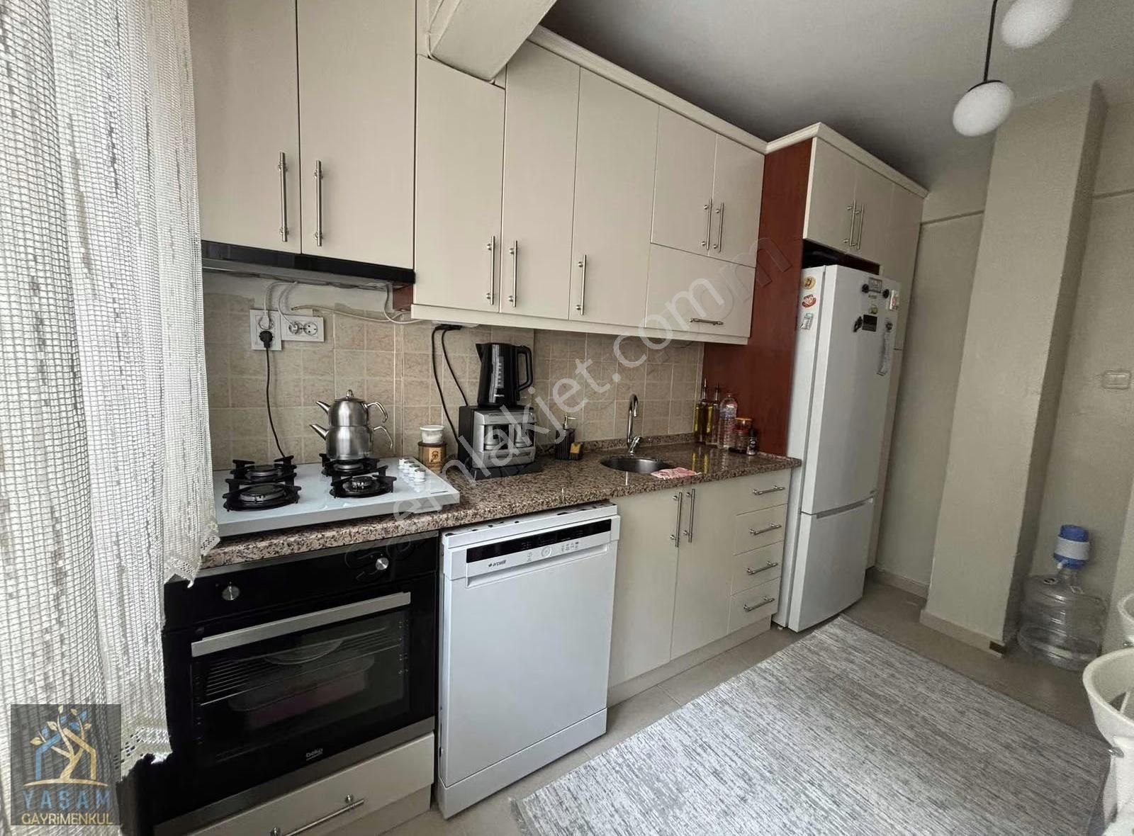 Yaşam Dan Nene Hatun Mah Satılık 2 Kat 2+1 Daire Metroya Yakın - Görsel 4