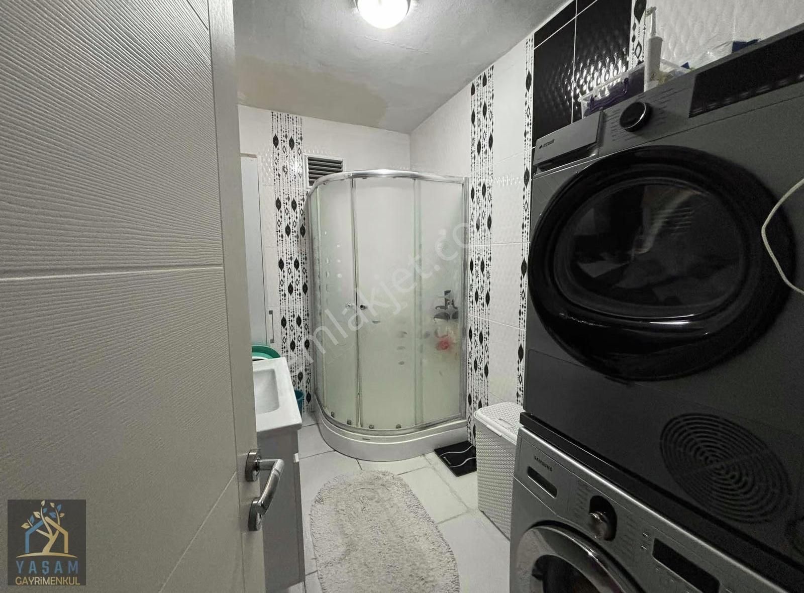 Yaşam Dan Nene Hatun Mah Satılık 2 Kat 2+1 Daire Metroya Yakın - Görsel 3