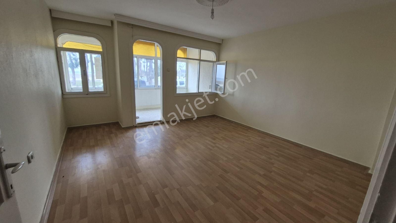 Dikili Merkezde Denize Sıfır Kiralık Bahçeli Daire - Görsel 17