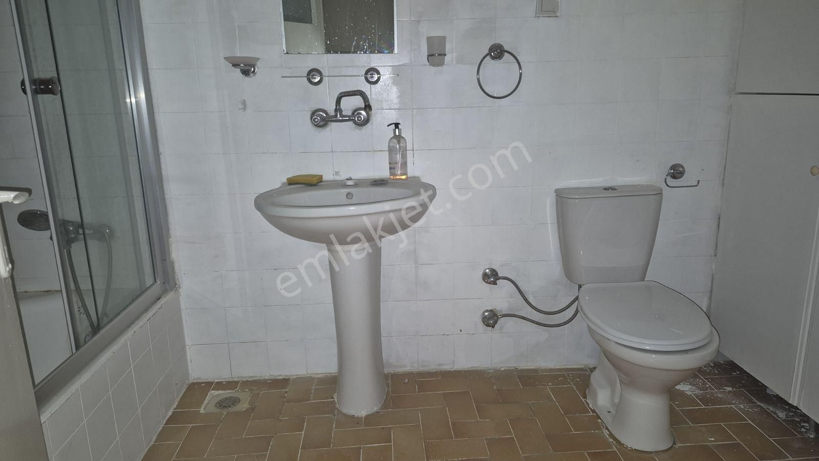 Dikili Merkezde Denize Sıfır Kiralık Bahçeli Daire - Görsel 21