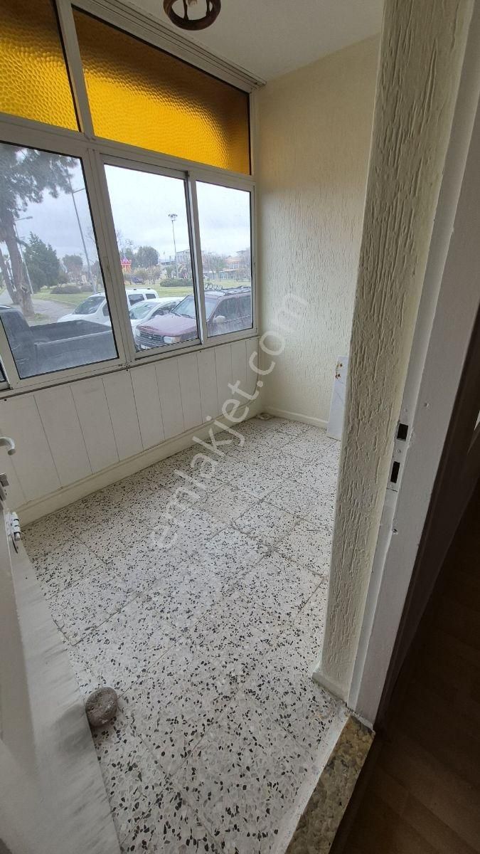 Dikili Merkezde Denize Sıfır Kiralık Bahçeli Daire - Görsel 32