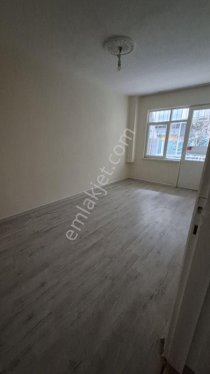 Dikili Merkezde Denize Sıfır Kiralık Bahçeli Daire - Görsel 22