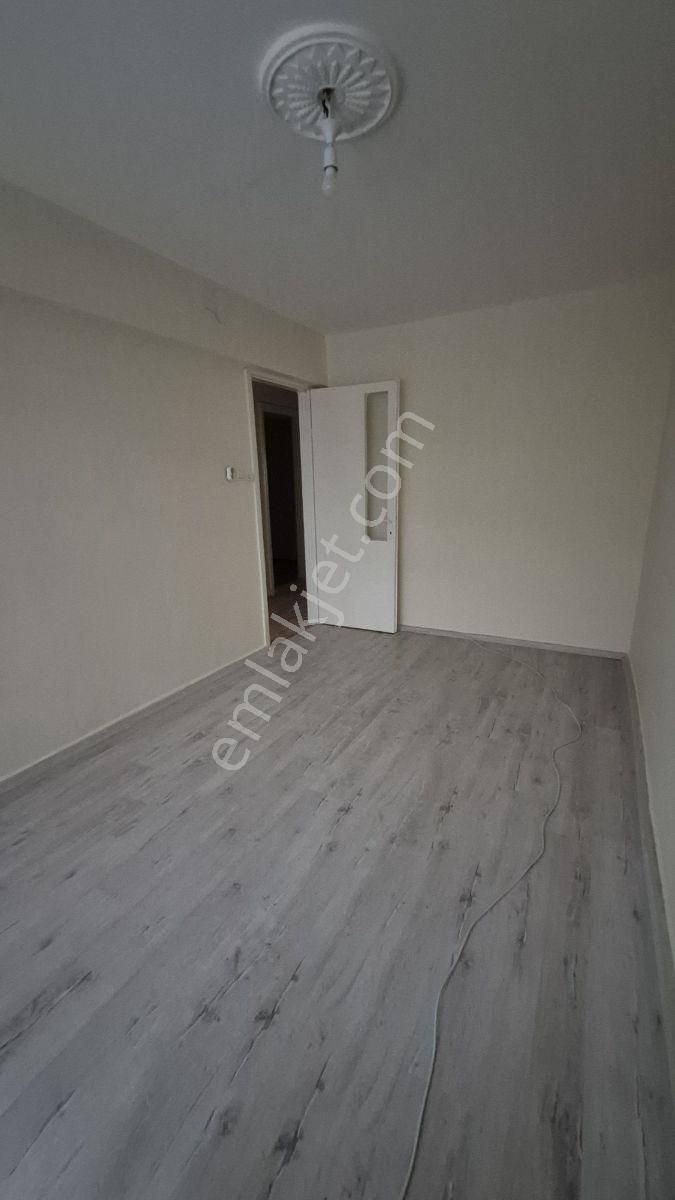 Dikili Merkezde Denize Sıfır Kiralık Bahçeli Daire - Görsel 19