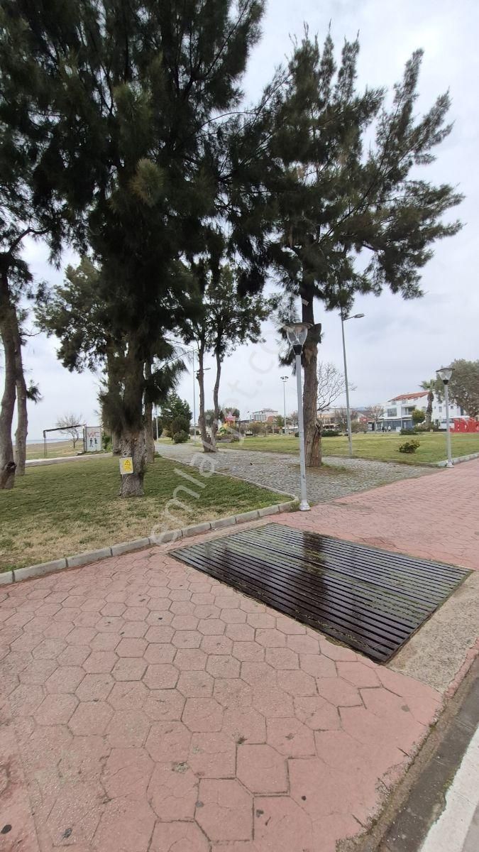 Dikili Merkezde Denize Sıfır Kiralık Bahçeli Daire - Görsel 25