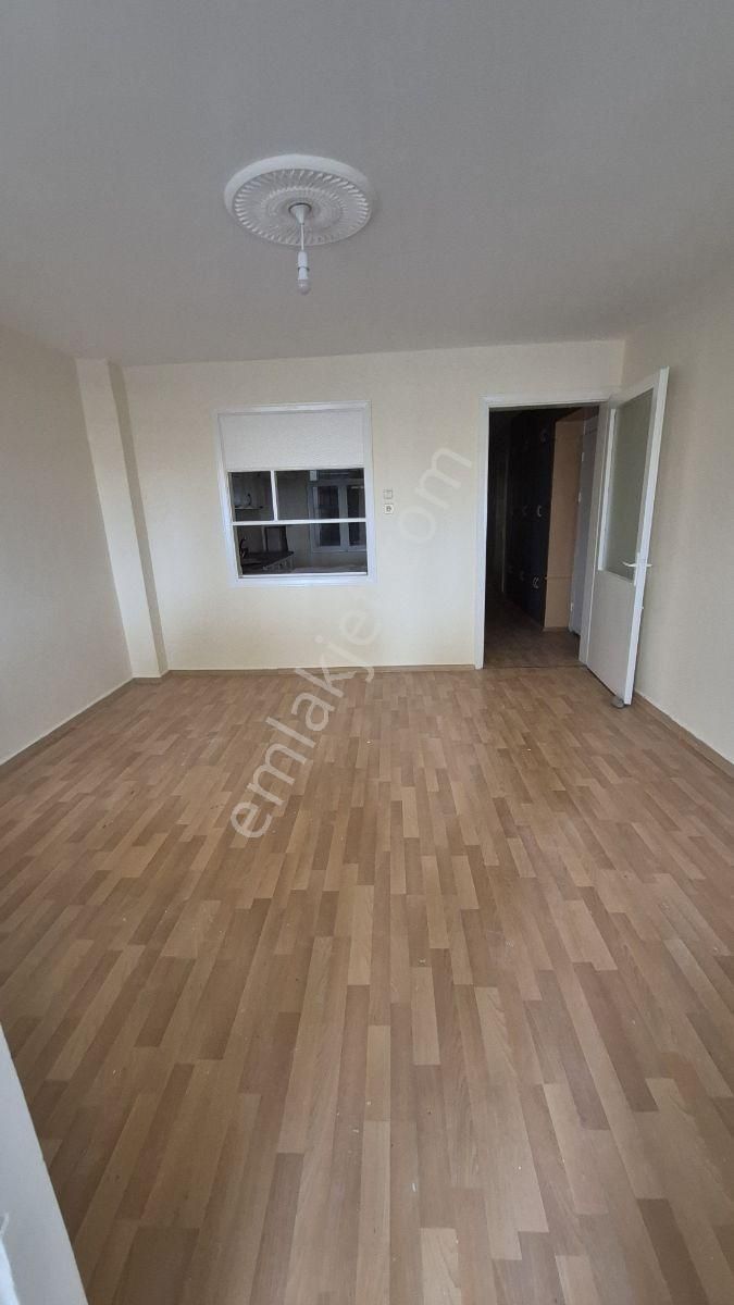 Dikili Merkezde Denize Sıfır Kiralık Bahçeli Daire - Görsel 31