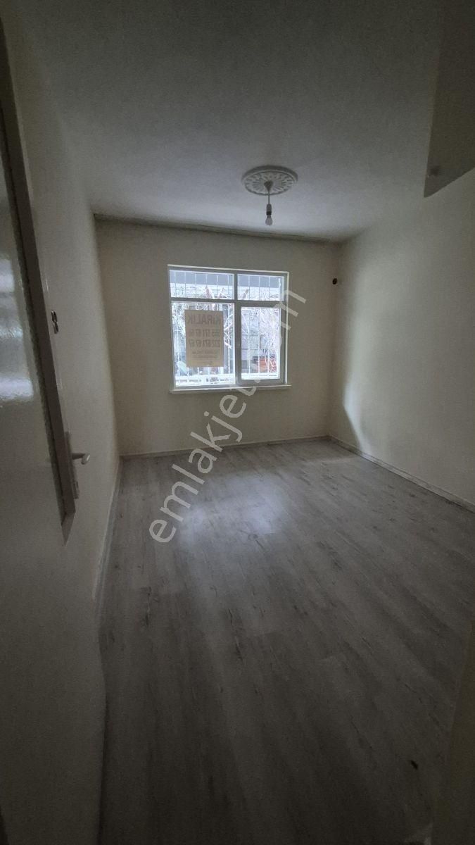 Dikili Merkezde Denize Sıfır Kiralık Bahçeli Daire - Görsel 11