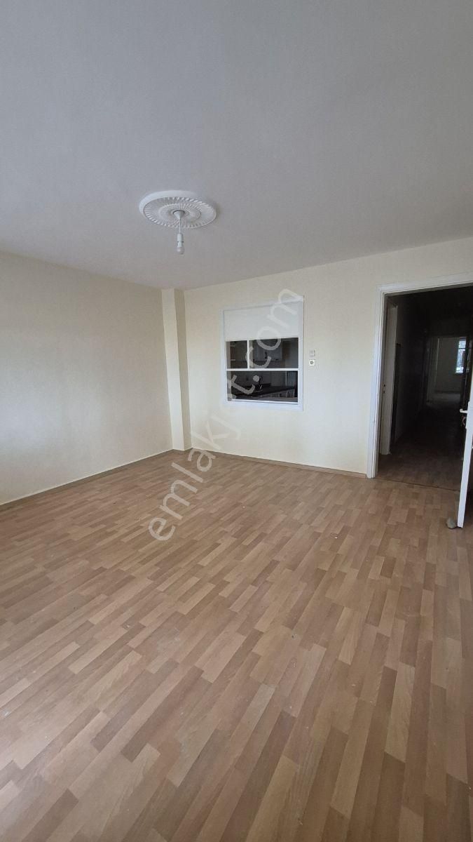 Dikili Merkezde Denize Sıfır Kiralık Bahçeli Daire - Görsel 15