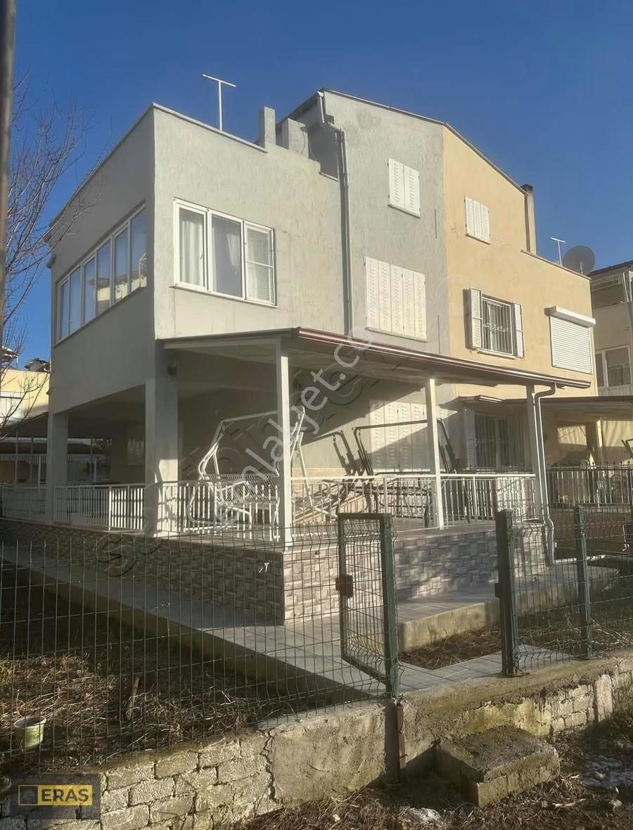 Davutlar'da Satılık Tripleks Villa