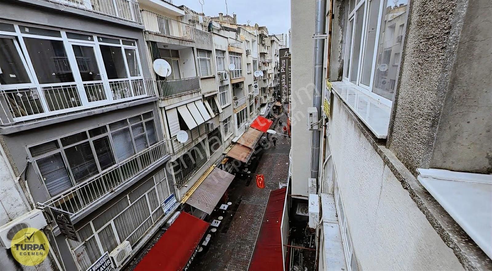 Karşıyaka Çarşı İçinde Satılık 2+1 Daire - Görsel 13