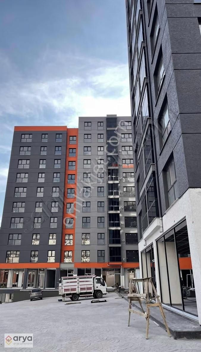 Velibaba Merkezde Cadde Üzeri Cam Balkonlu,sıfır 2+1 Daire - Görsel 2