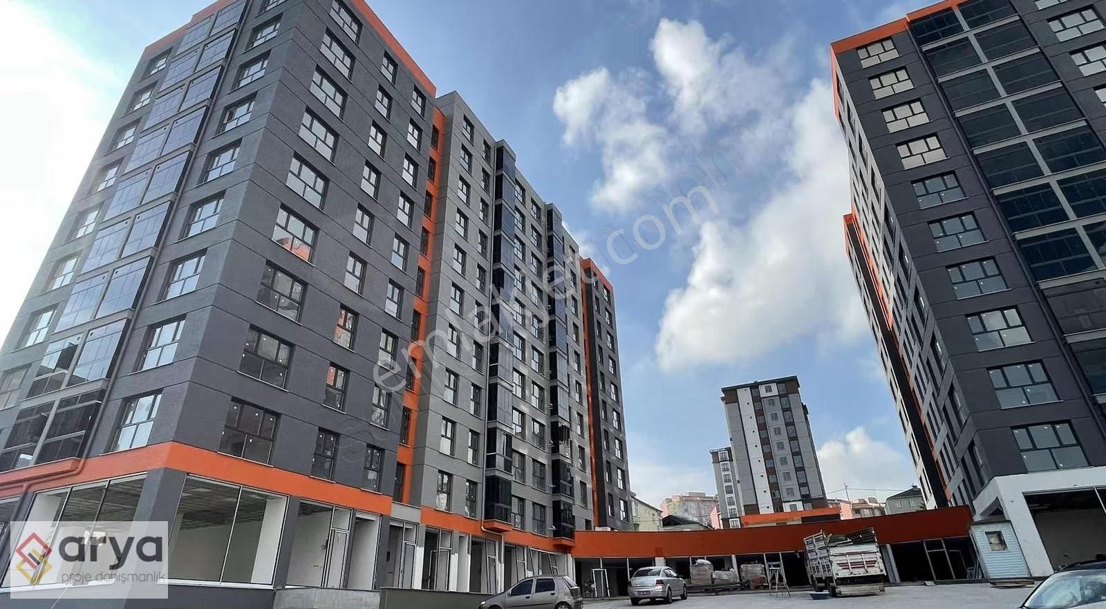 Velibaba Merkezde Cadde Üzeri Cam Balkonlu,sıfır 2+1 Daire