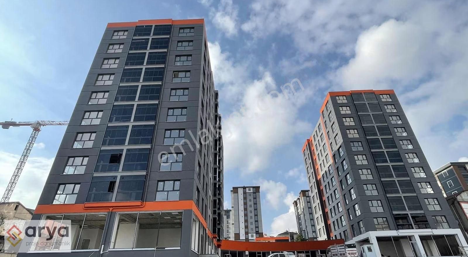 Velibaba Merkezde Cadde Üzeri Cam Balkonlu,sıfır 3+1 Daire