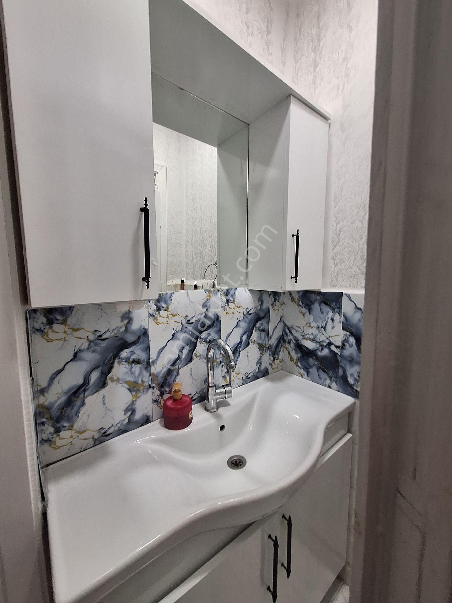 Konakta Satılık Giriş Kat 2+1 Artı Garajlı - Görsel 11