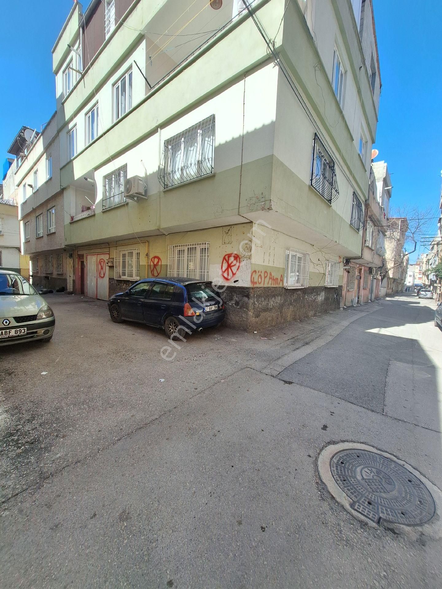 Konakta Satılık Giriş Kat 2+1 Artı Garajlı - Görsel 3