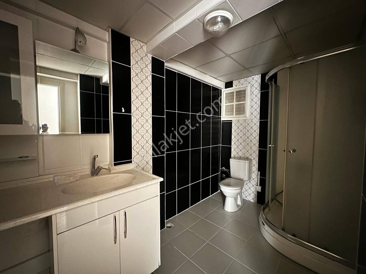 Çanakkale Merkez'de Site İçi Geniş Ve Kullanışlı Kiralık 3+1 Daire! - Görsel 24