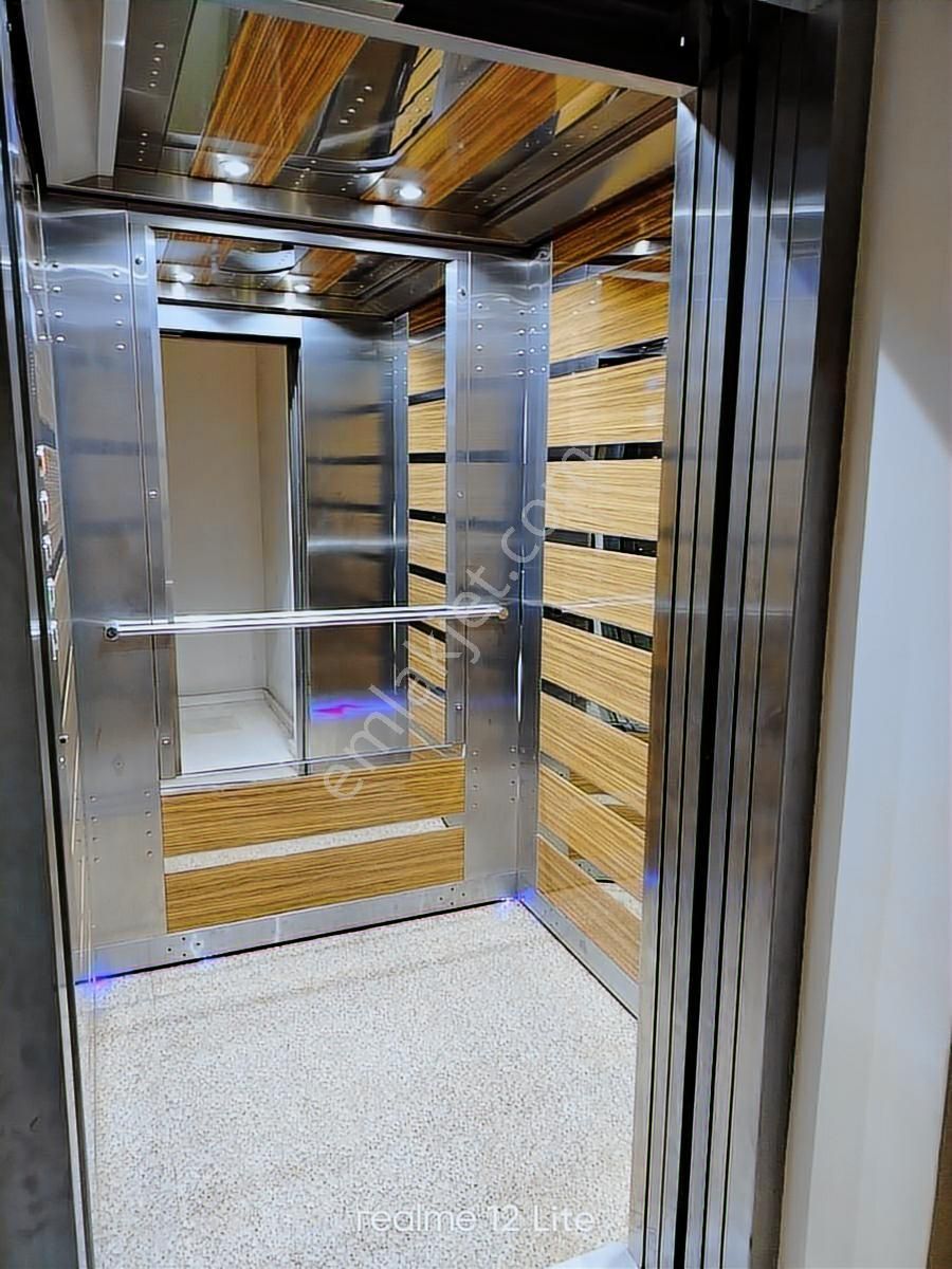 Cadde Üstü, Geniş 140m² - 3+1 Masrafsız Satılık Daire! - Görsel 9