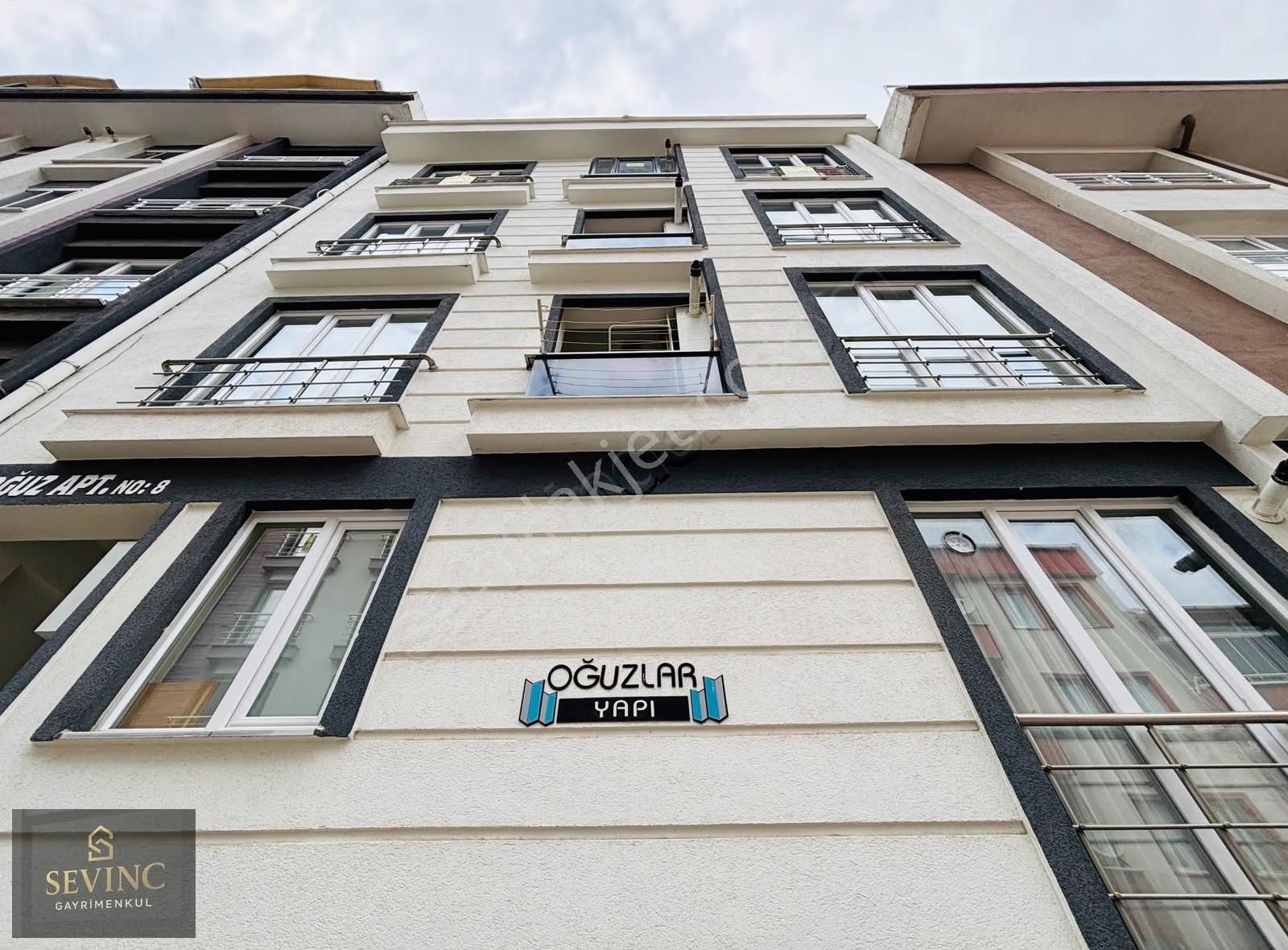 Sevinç'ten Şehrin Merkezinde İlkokul Yanı 5 Yaşında Kiralık 3+1 - Görsel 8