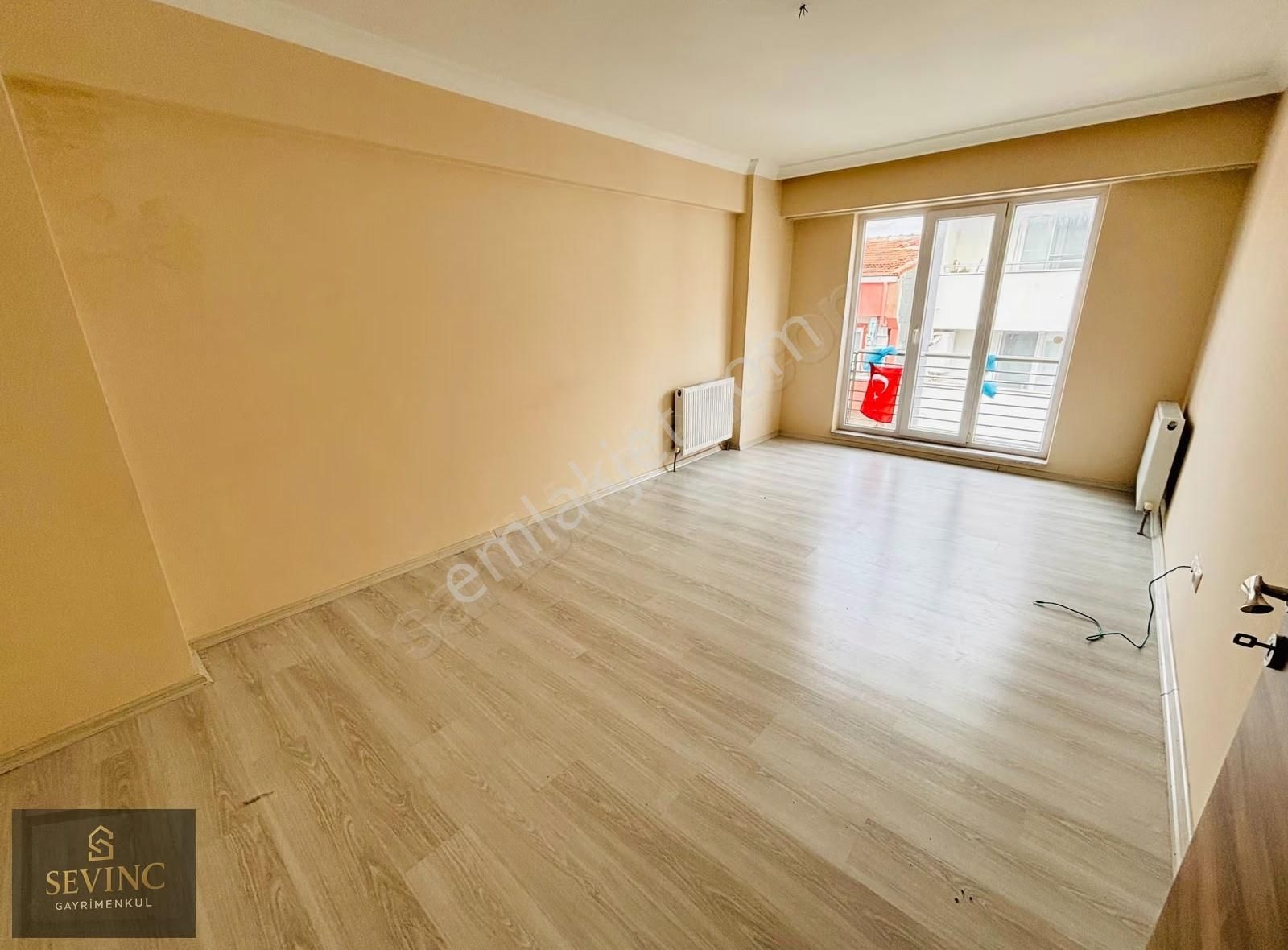 Sevinç'ten Şehrin Merkezinde İlkokul Yanı 5 Yaşında Kiralık 3+1 - Görsel 28