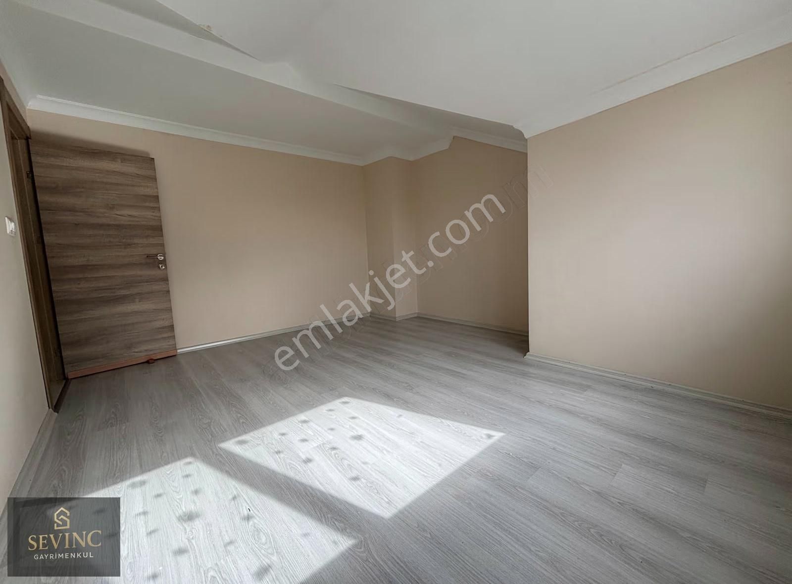 Sevinç'ten Şehrin Merkezinde İlkokul Yanı 5 Yaşında Kiralık 3+1 - Görsel 3