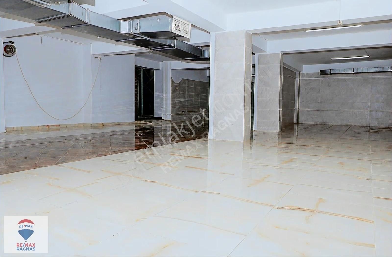 Ümraniye Namık Kemal Mah Kiralık 250 M2 İşyeri -depo-imalathane - Görsel 2