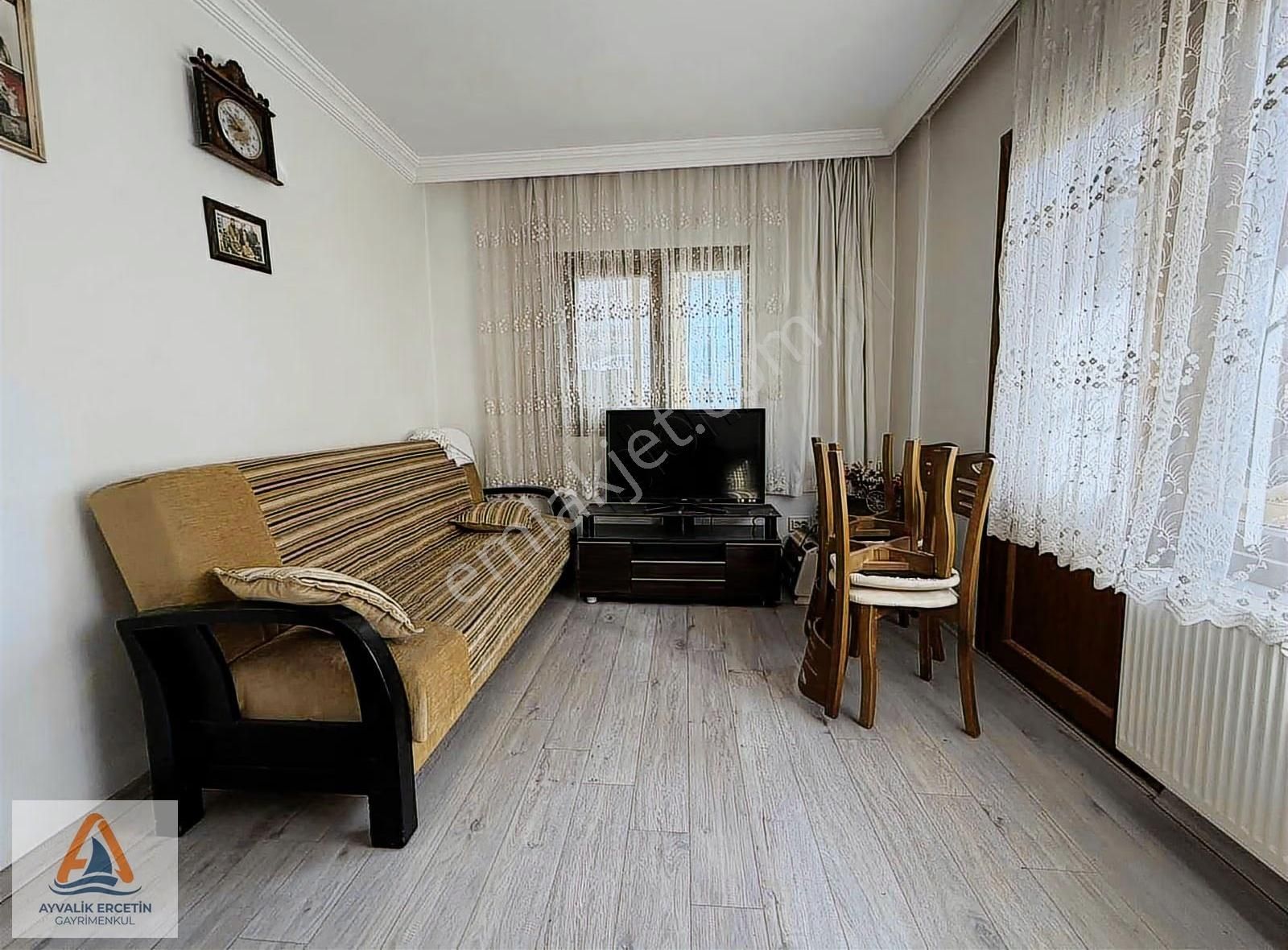 Ayvalığın Tam Kalbinde 2+1 Bahçe Kullanımlı Daıre - Görsel 2