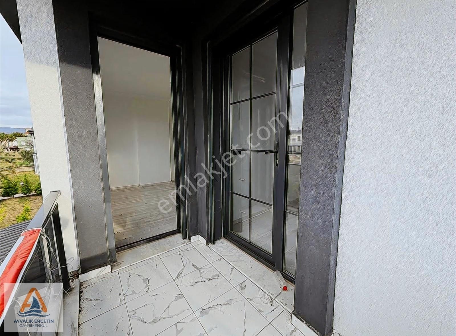 Altınova Deniz Manzaralı 4+1 Site İci Vılla - Görsel 32