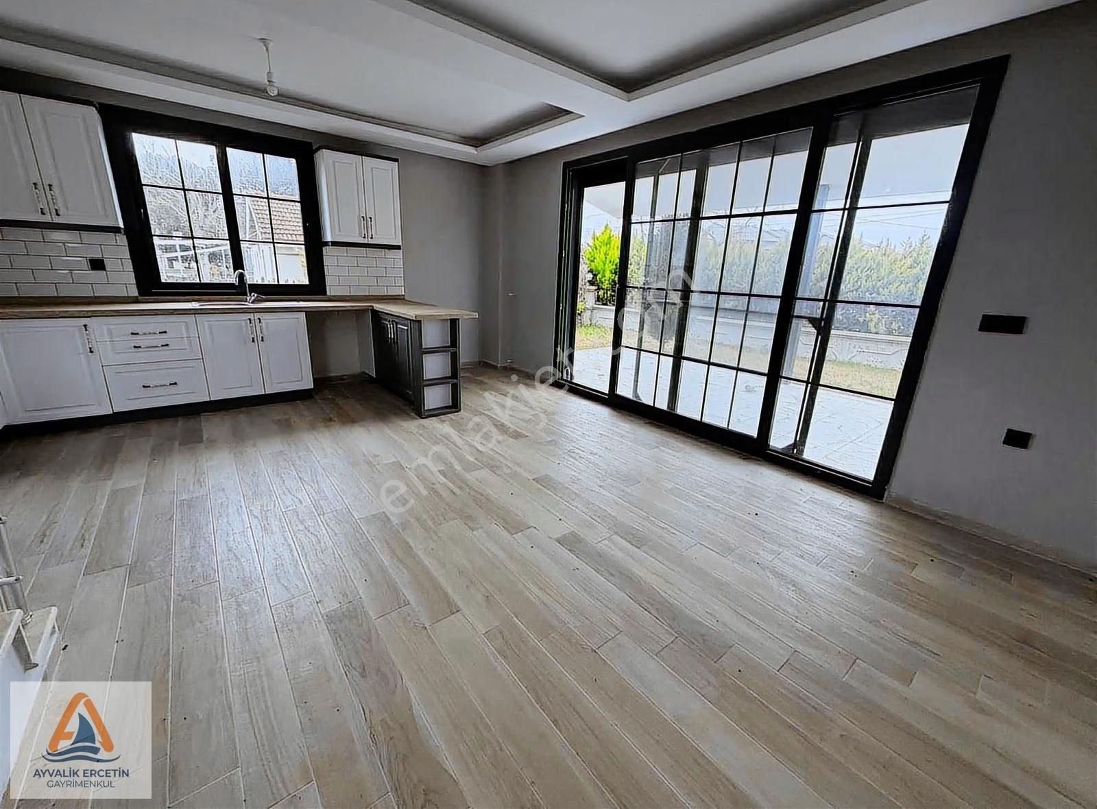 Altınova Deniz Manzaralı 4+1 Site İci Vılla - Görsel 4