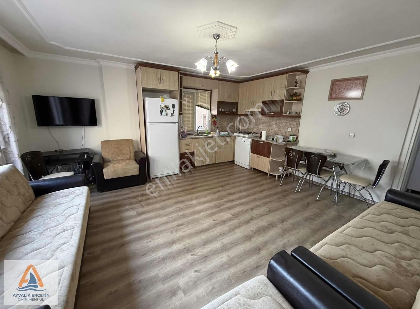 Ayvalık Sarımsaklı Kücükköyde Denize Yürüme Mesafesi 2+1 Daıre - Görsel 21