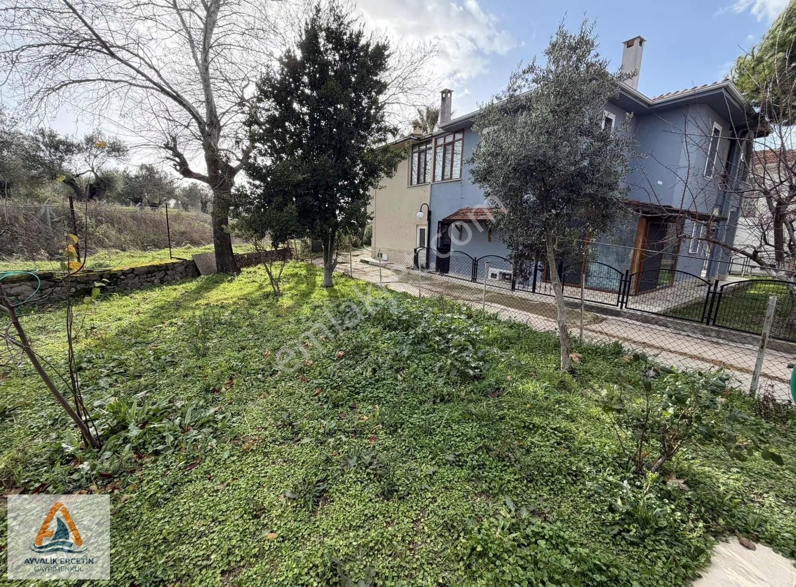 Ayvalık Sarımsaklı Havuzlu Site İçi Sıfır Eşyalı 3+1 Vılla - Görsel 19