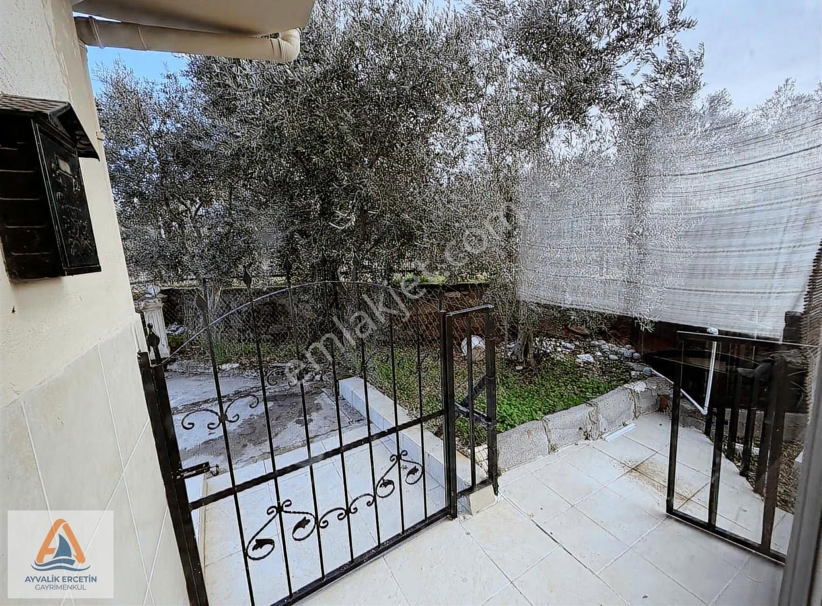 Ayvalık Sarımsaklı Havuzlu Site İçi Sıfır Eşyalı 3+1 Vılla - Görsel 23