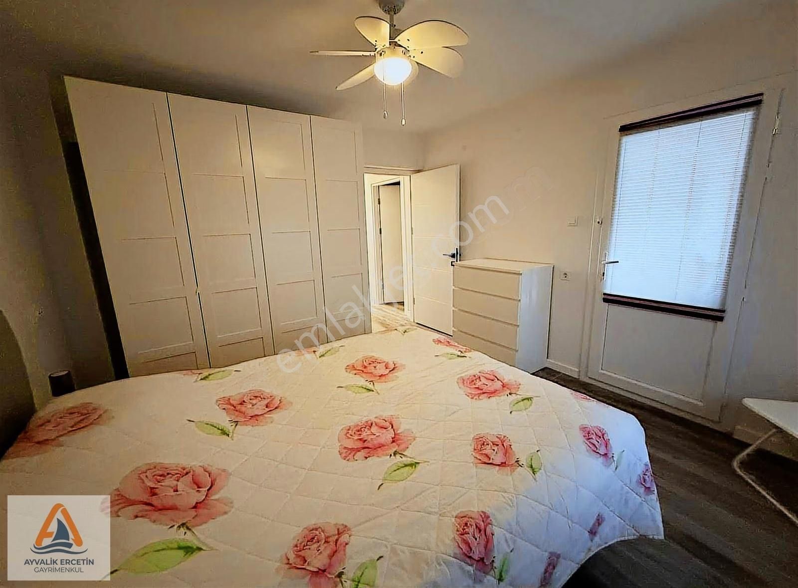 Ayvalık Sarımsaklı Havuzlu Site İçi Sıfır Eşyalı 3+1 Vılla - Görsel 27