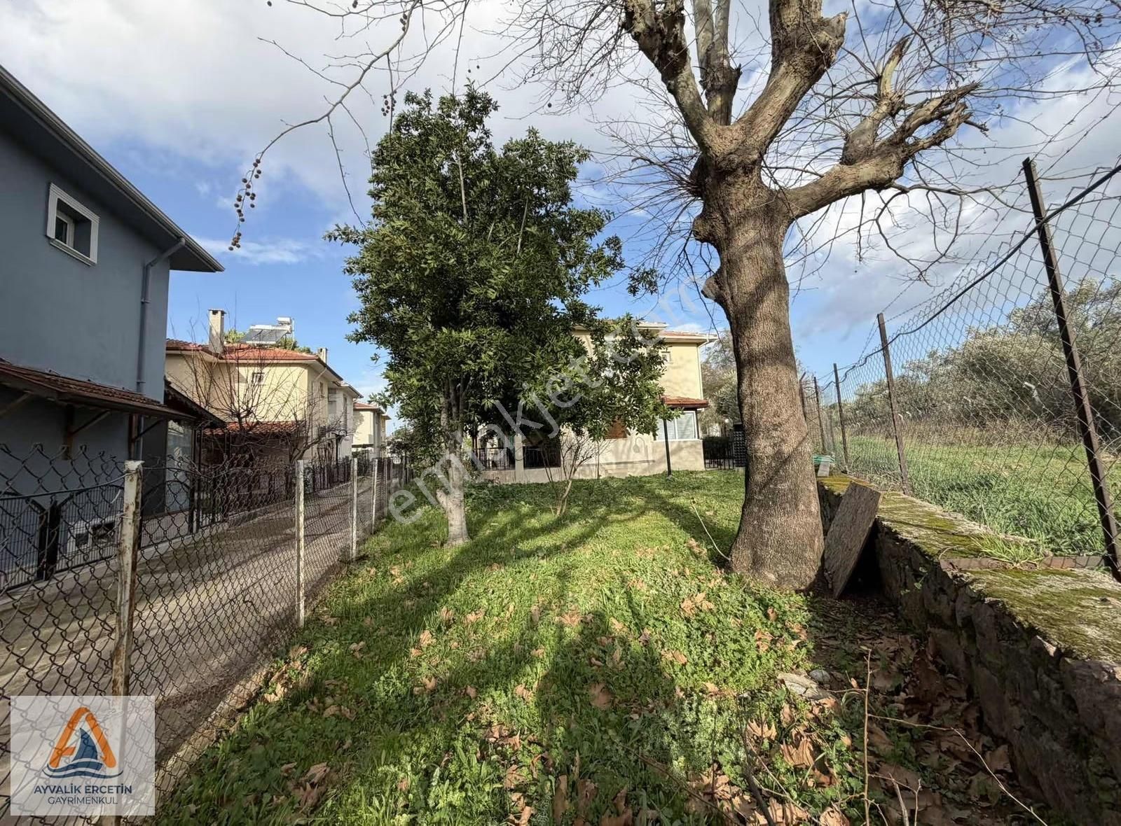 Ayvalık Sarımsaklı Havuzlu Site İçi Sıfır Eşyalı 3+1 Vılla - Görsel 4
