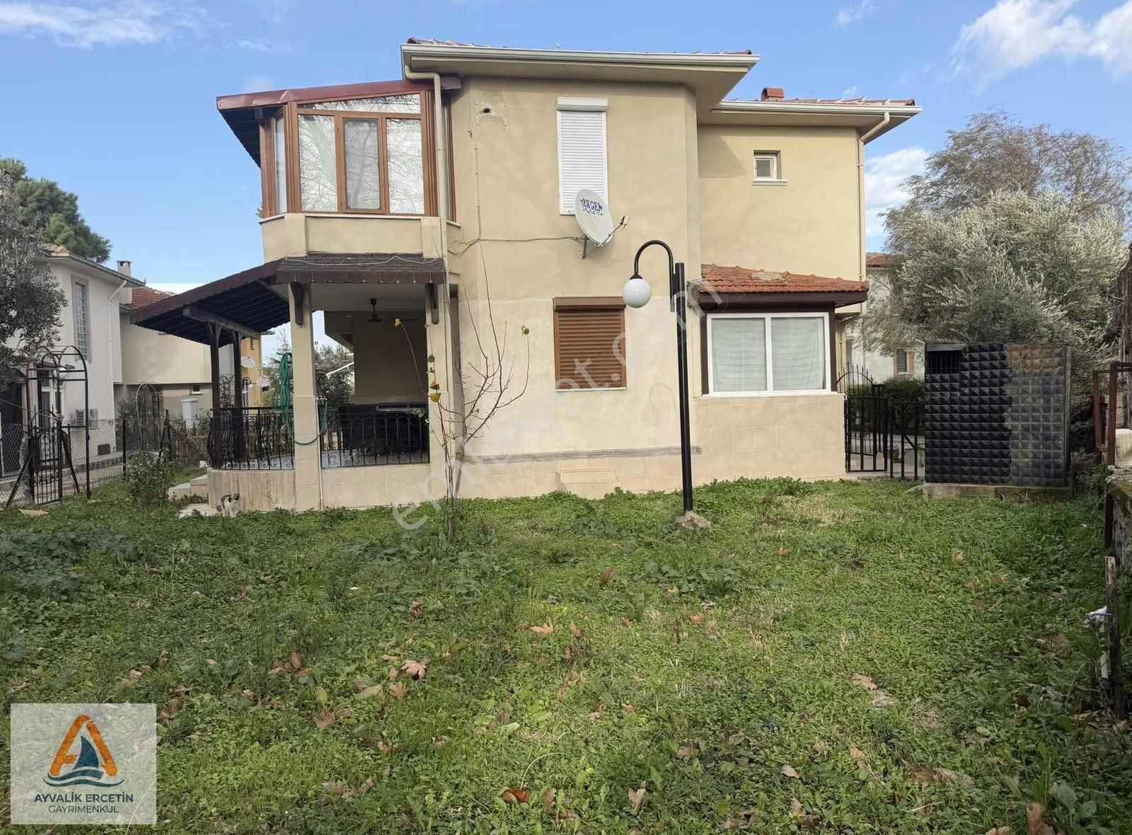 Ayvalık Sarımsaklı Havuzlu Site İçi Sıfır Eşyalı 3+1 Vılla - Görsel 34