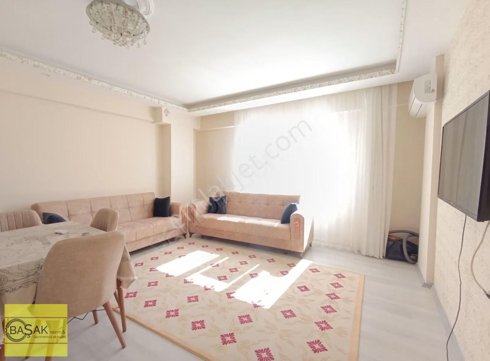 Başak'tan Çarşı Merkezde Eşyaları Yeni Güney Cepheli