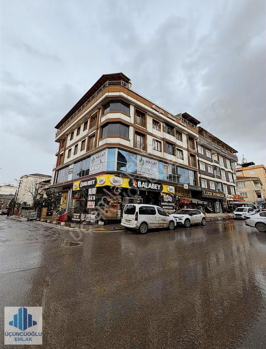Cadde Üstü Geniş Cepheli Kiralık Dükkan