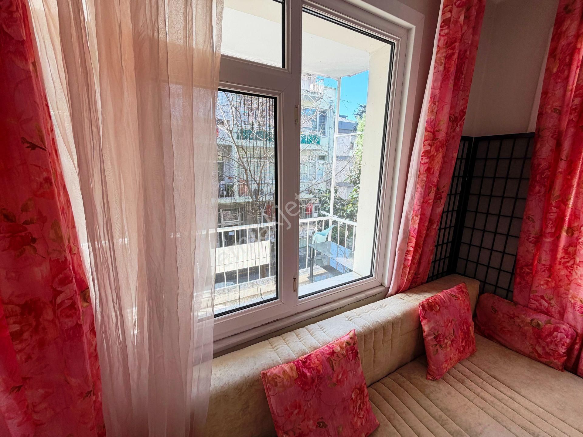 Salacak'ta 1.kat Mobilyalı Yeşillikler İçinde 110m2 Kiralık 2+1 - Görsel 16