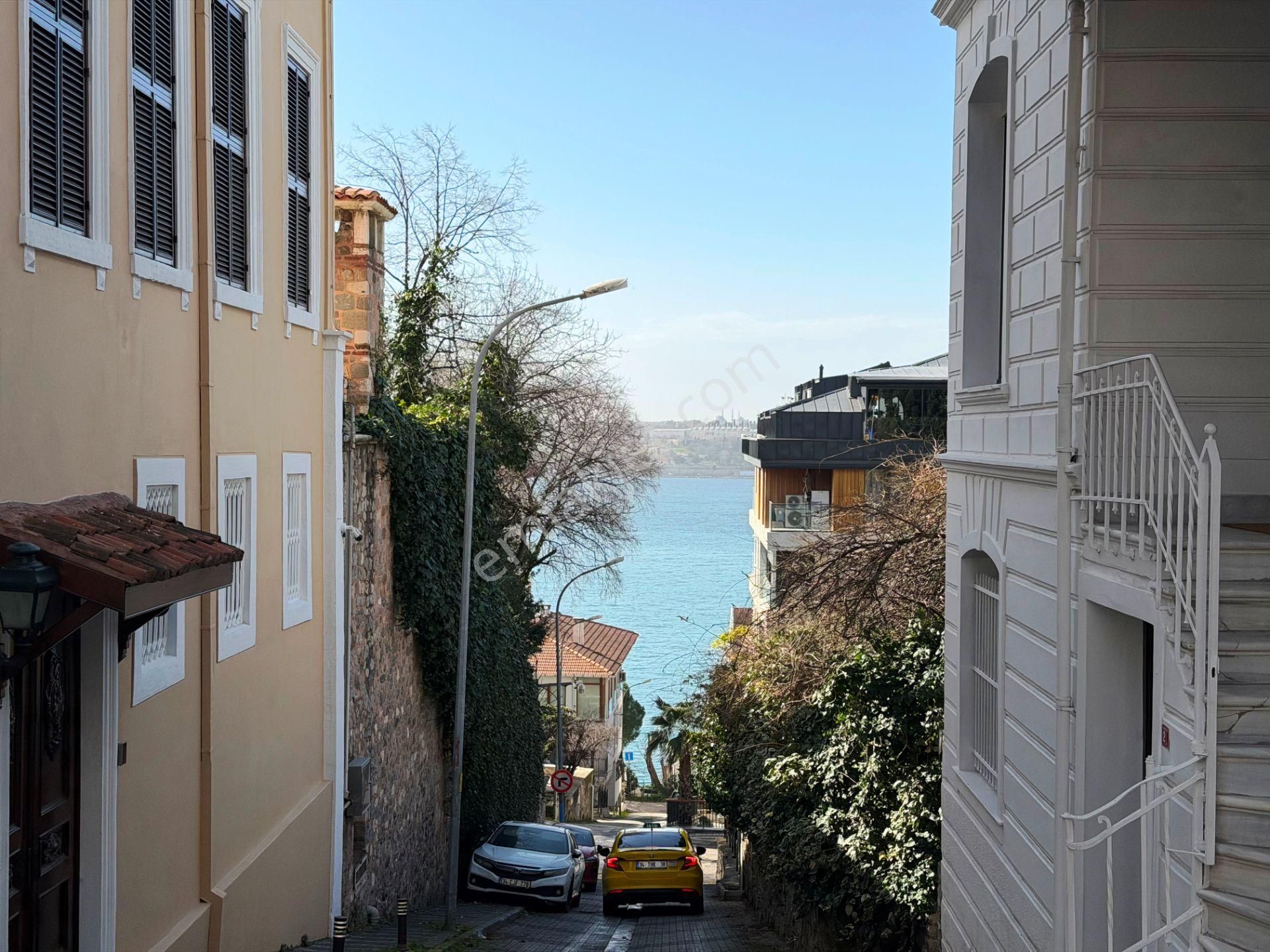 Salacak'ta 1.kat Mobilyalı Yeşillikler İçinde 110m2 Kiralık 2+1 - Görsel 27