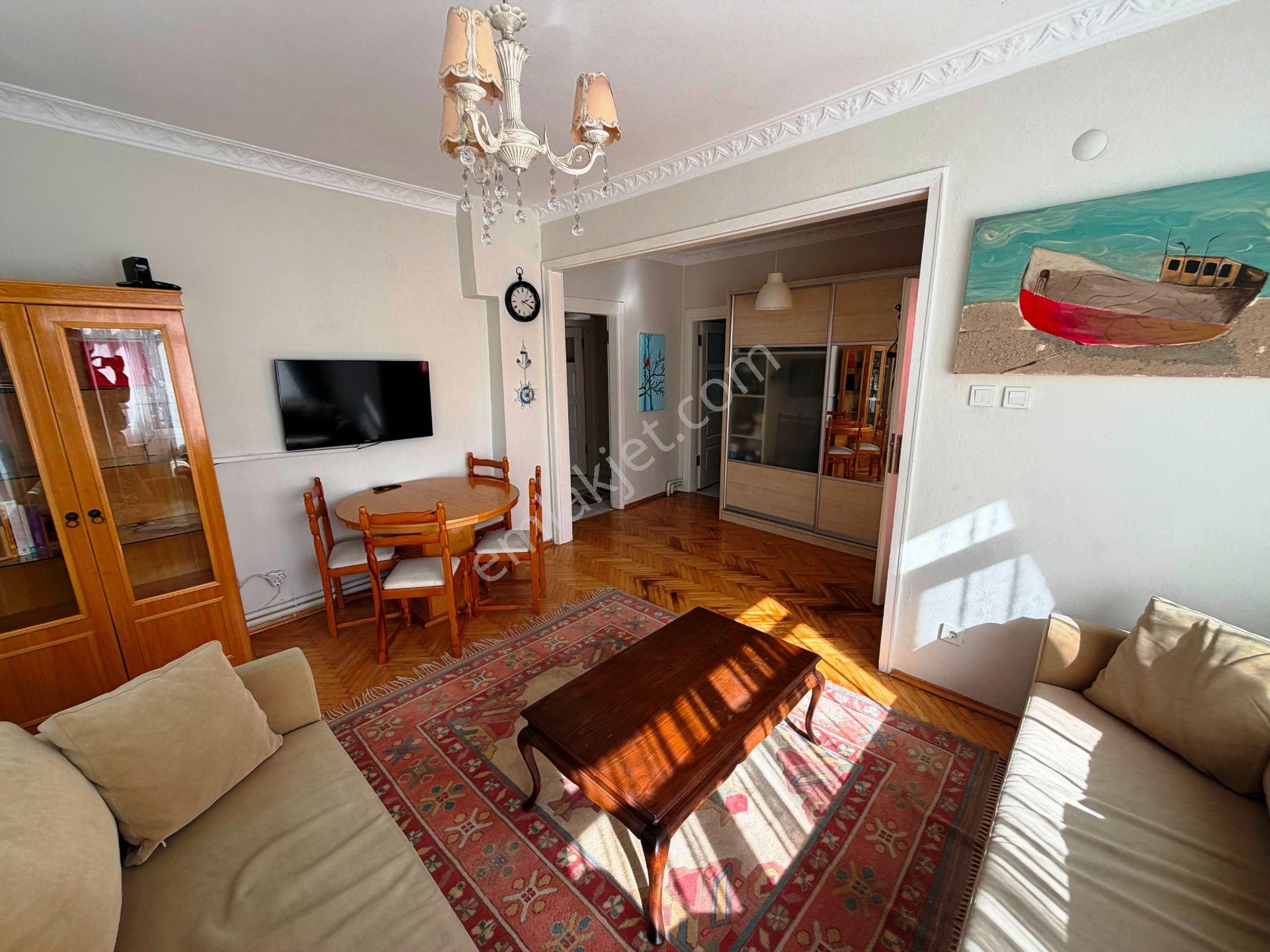 Salacak'ta 1.kat Mobilyalı Yeşillikler İçinde 110m2 Kiralık 2+1 - Görsel 7