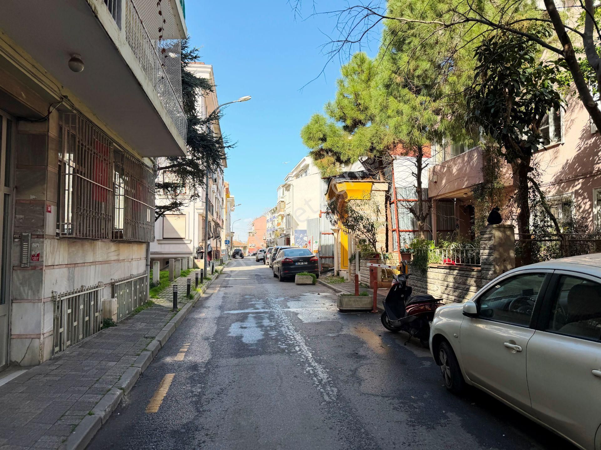 Salacak'ta 1.kat Mobilyalı Yeşillikler İçinde 110m2 Kiralık 2+1 - Görsel 29