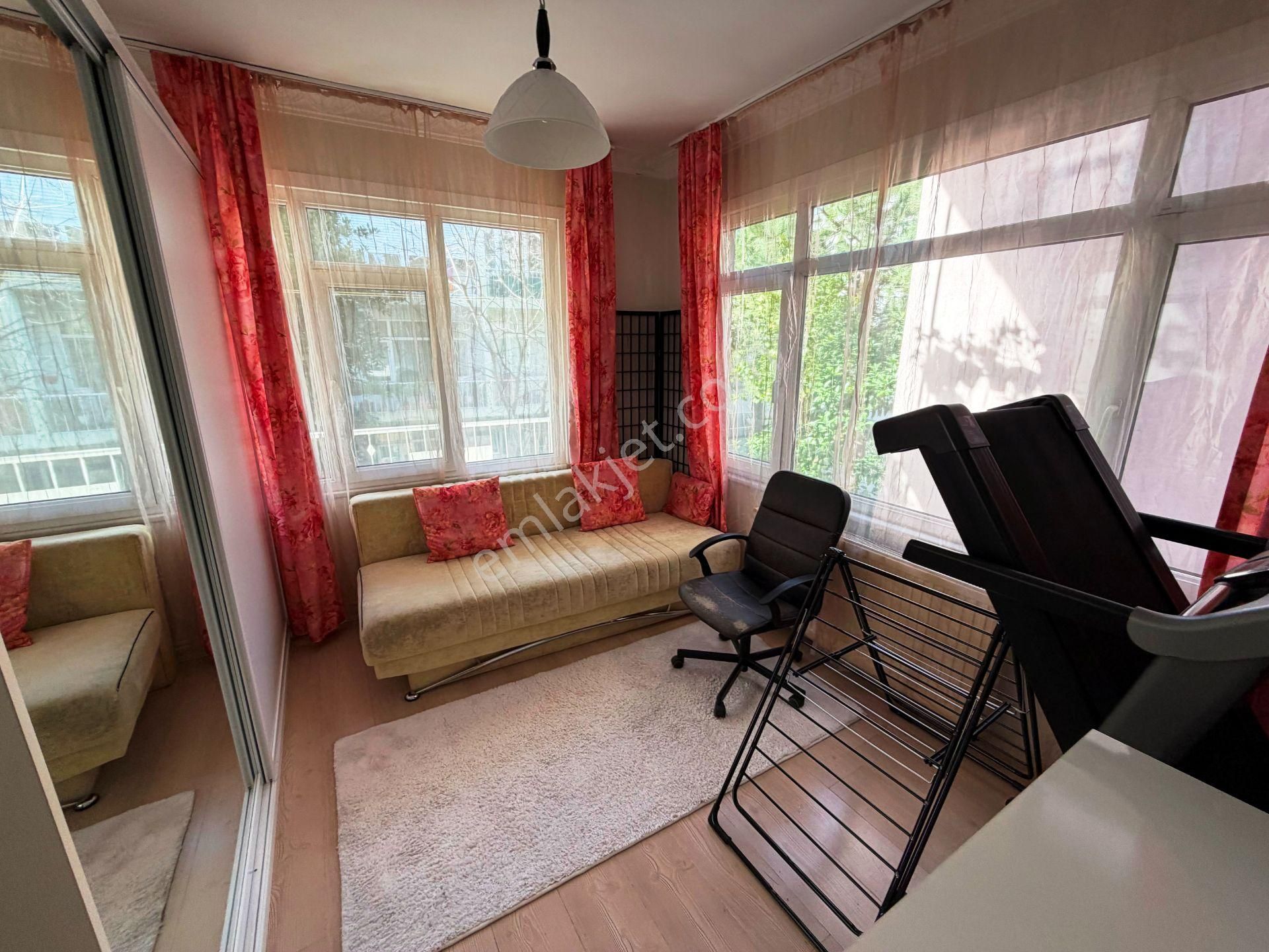 Salacak'ta 1.kat Mobilyalı Yeşillikler İçinde 110m2 Kiralık 2+1 - Görsel 13