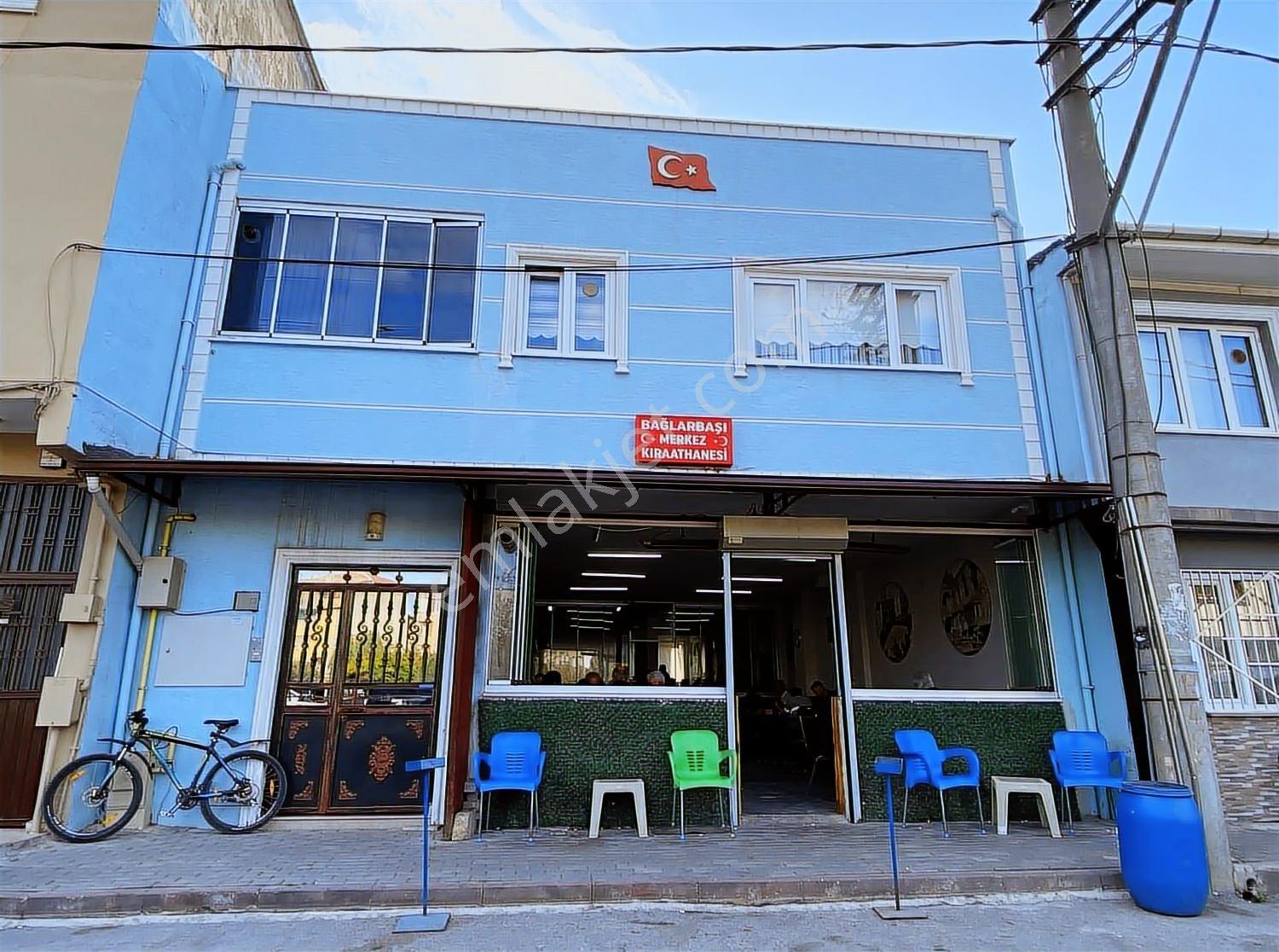 Bağlarbaşı'nın En Güzel Konumunda Faal Kıraathane Ve Daireler