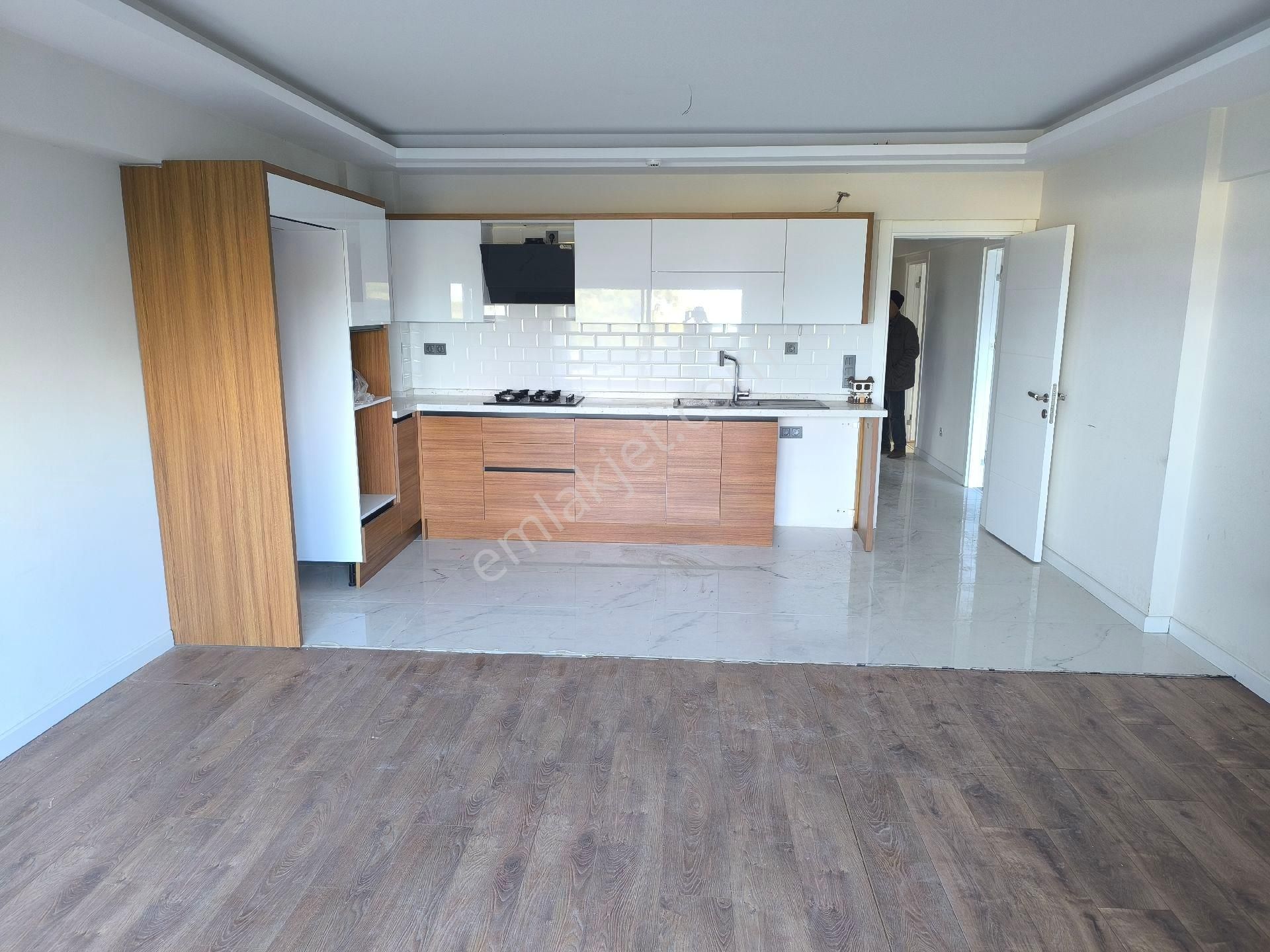 Kuşadası Değirmendere Mahallesi'nde 3+1 - Görsel 3