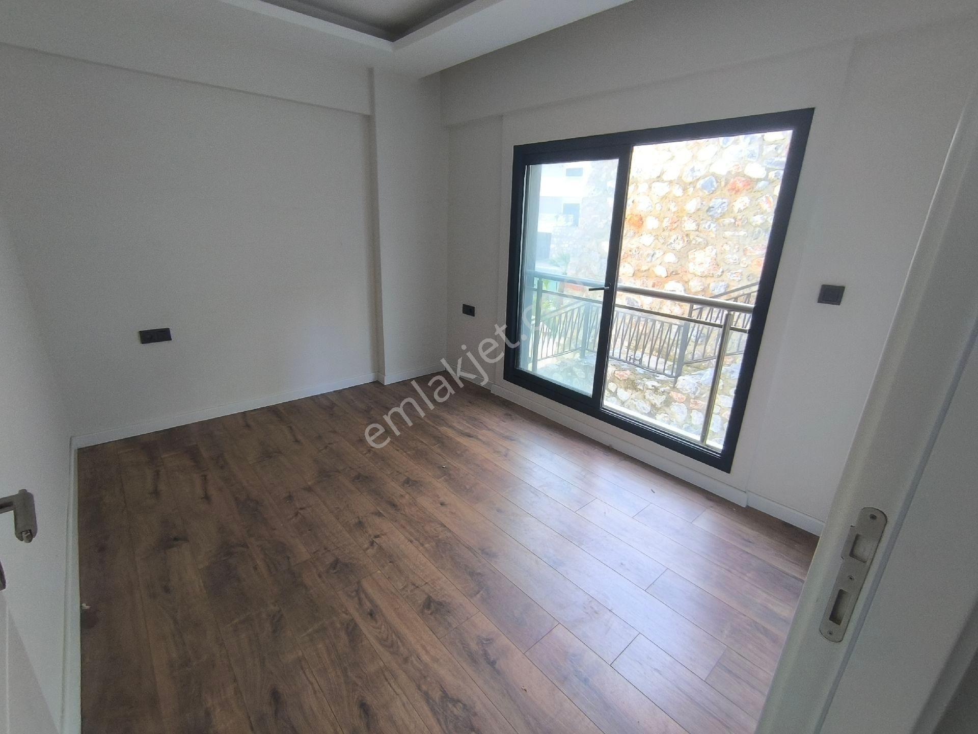 Kuşadası Değirmendere Mahallesi'nde 3+1 - Görsel 12