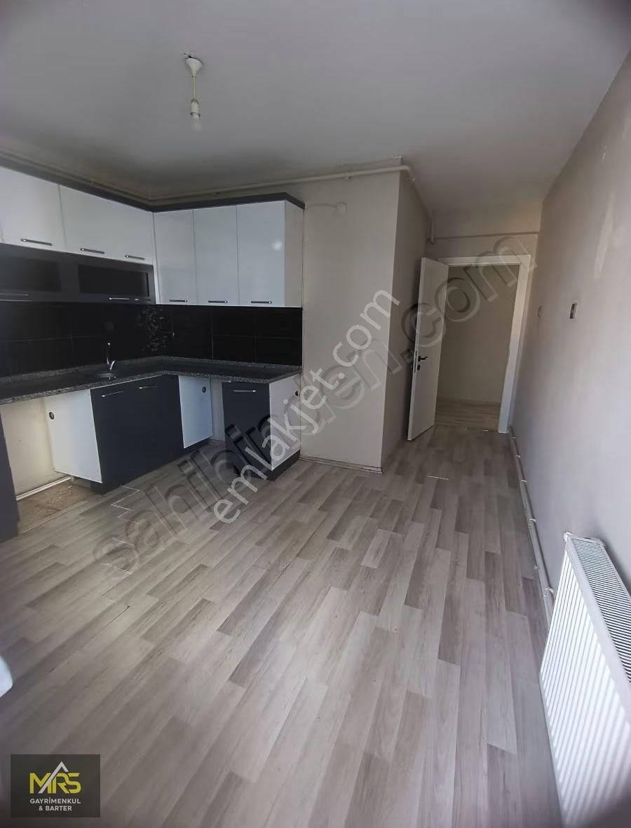 Mrs Gayrimenkulden Mezitli Menderes Mah.de Satılık Havuzlu 3+1 - Görsel 3