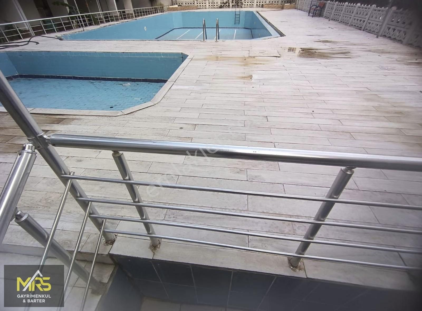 Mrs Gayrimenkulden Mezitli Menderes Mah.de Satılık Havuzlu 3+1